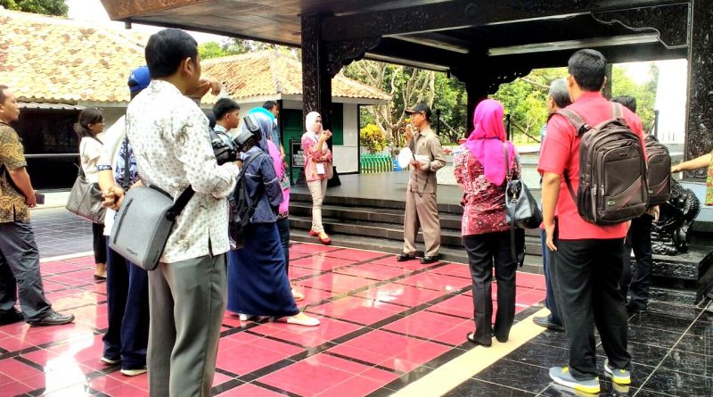  Kunjungan  Diklatpim IV Kementerian Pariwisata di Monumen 